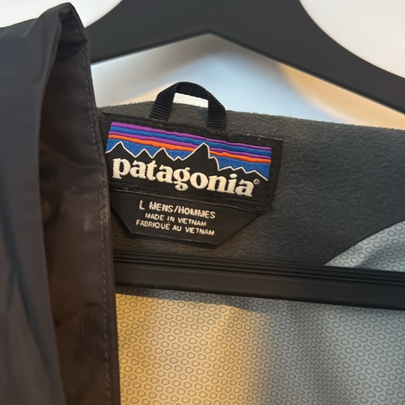 Patagonia Rain/Wind Shell - Picture 2 of 2